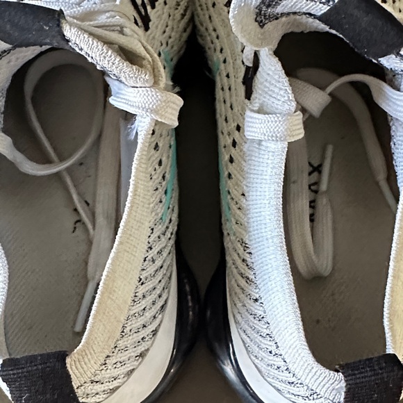 Nike fly knit women’s size 8 - Picture 7 of 8